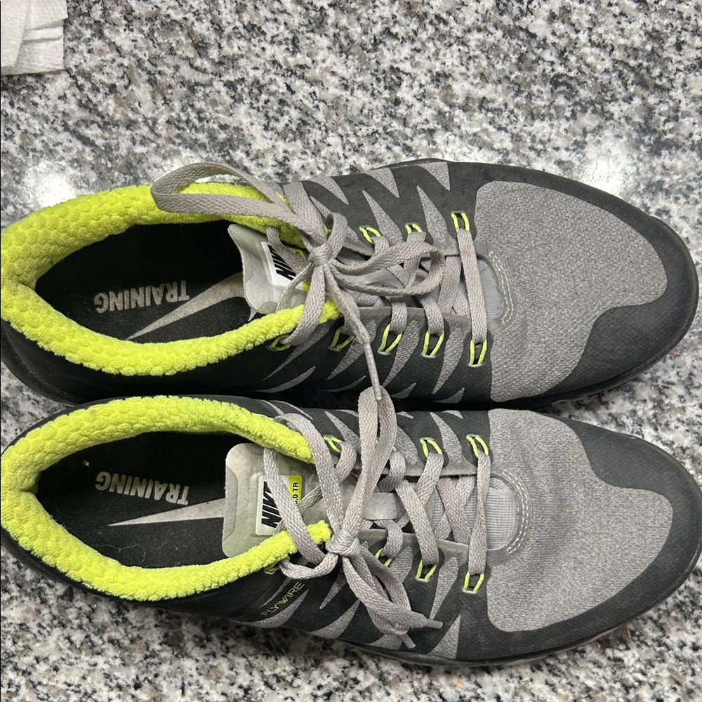 Nike Men's Athletic Shoes in Gray and Neon Yellow